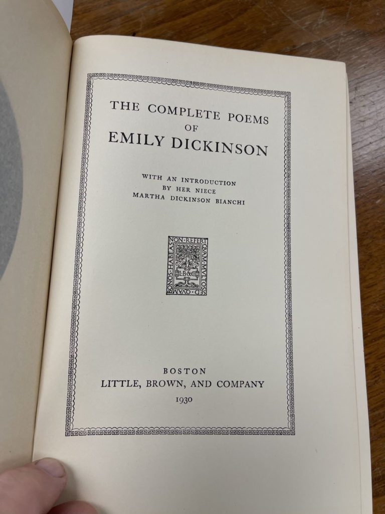 The Complete Poem of Emily Dickinson